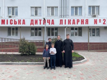 Посещение нашей Молодежи с Духовенством детской больницы